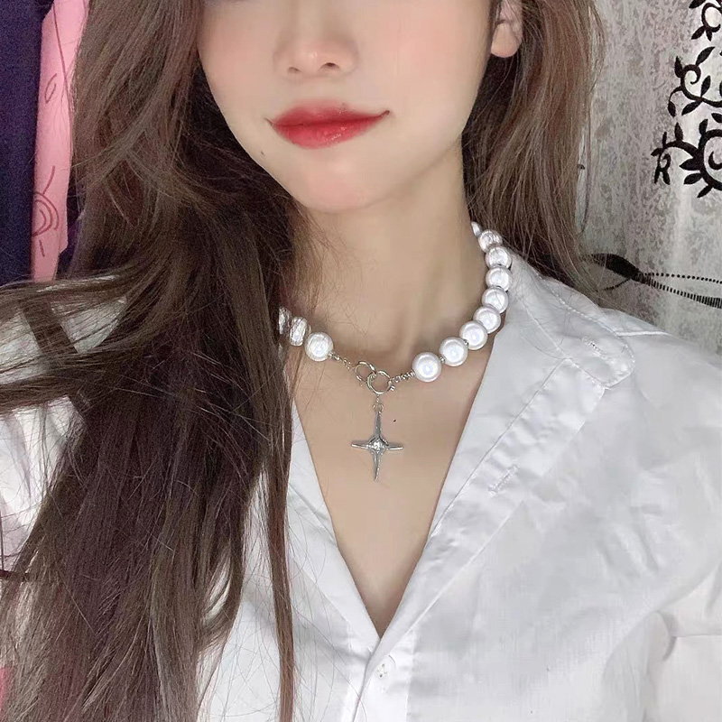 vòng cổ Mặt Thánh Giá Đính Ngọc Trai Thời Trang