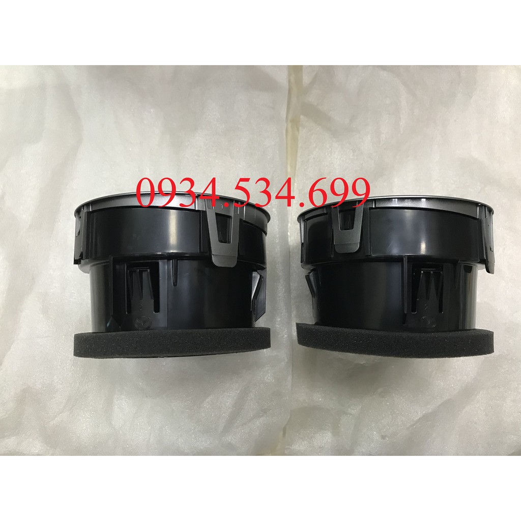 Cửa gió điều hòa BT50  LH RH - UC2H64830A97