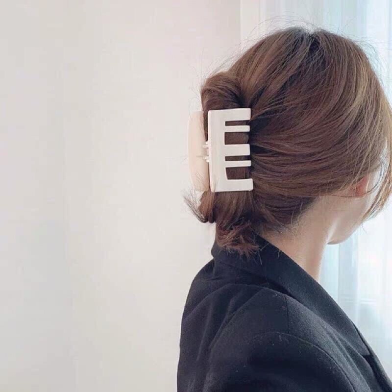 Kẹp tóc càng cua kiểu chữ E cá tính