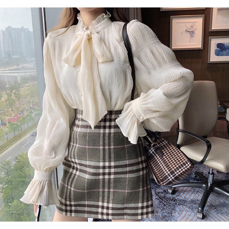 set thời trang nữ Sơ mi tay loe + nửa váy kẻ sọc phiên bản Hàn Quốc