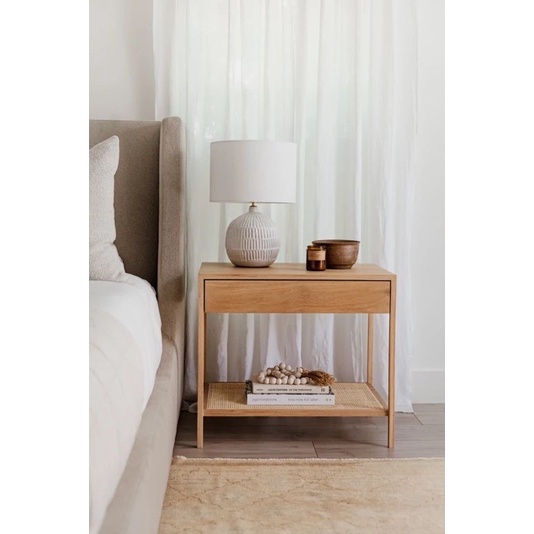 Kệ trang trí đầu giường kết hợp lưới mây mắt cáo