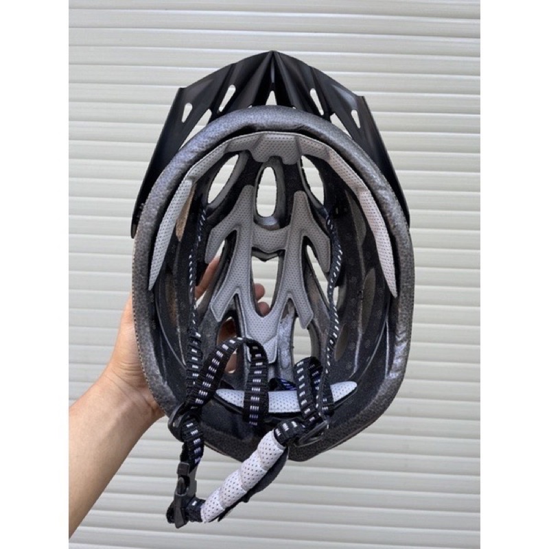 Mũ bảo hiểm xe đạp thể thao siêu nhẹ có nấc chỉnh rộng hẹp vân Carbon