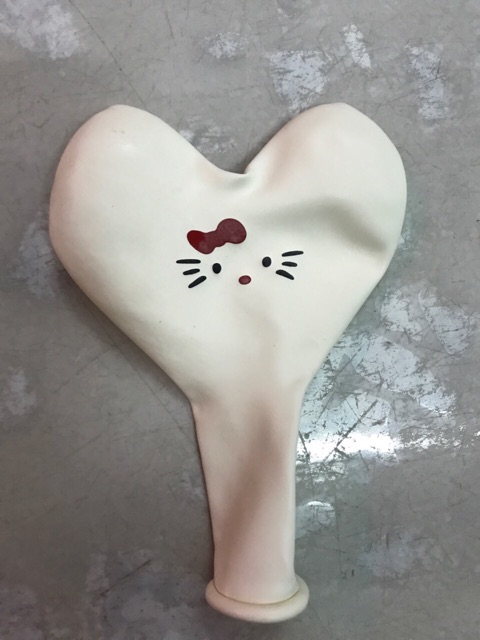 Bóng bay trái tim in hình mặt kitty