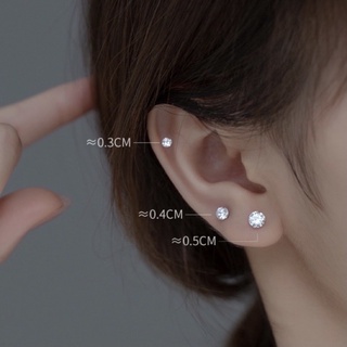 1 chiếc nụ tai bạc gắn đá trắng cỡ 5mm