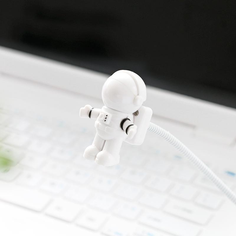 Đèn LED ngủ Winzige hình phi hành gia