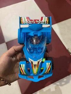 Xe đua chạy dây cót - siêu cute.
