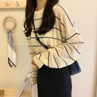 Áo len kẻ mỏng dáng rộng