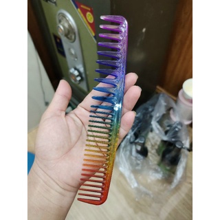 Lược tỉa thưa sắc màu