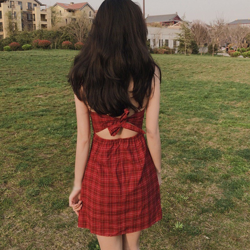 Đầm Lưng Cao Hoạ Tiết Sọc Ca-Rô Thiết Kế Hở Lưng Quyến Rũ