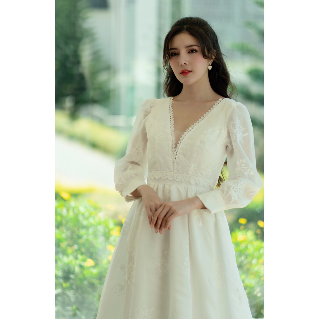 BỐNG MAXI SHOP - DC557 - Đầm Cưới Voan Xốp Thêu Ren Trắng Tay Dài