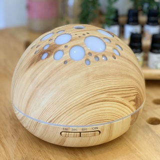 Máy phun sương tinh dầu tròn màu gỗ sáng
