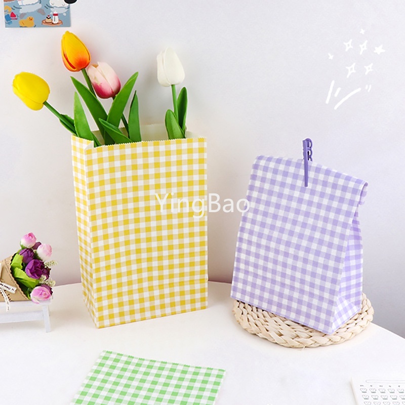 Set 10 Túi Giấy Đựng Bánh Kẹo 23x15x8cm Họa Tiết Sọc Caro Nhiều Màu Trang Trí Giáng Sinh