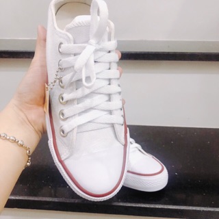 Giày bata trắng