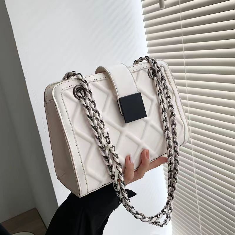 Túi Xách Đeo Vai Phối Dây Xích Đính Đá Thời Trang Cao Cấp Sang Trọng Dành Cho Nữ
