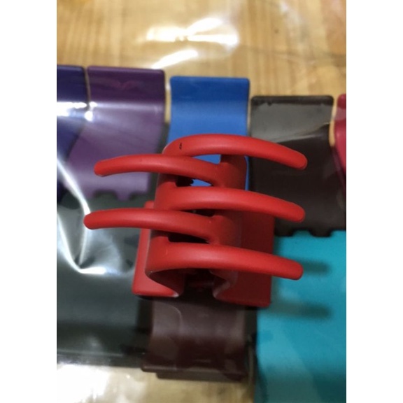 1Kẹp gắp 5 răng loại lớn(màu ngẫu nhiên)