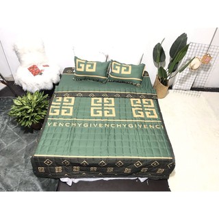 Bộ Chăn Ga Vỏ Gối 5 MÓn họa tiết GiVenChy Xanh Rêu gồm ( 1 Drap + 2 Vỏ Gối Nằm + 1 Chăn Hè + 1 Vỏ Gối Ôm ) Siêu Đẹp