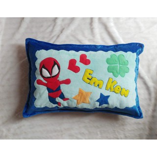 Gối nằm handmade cho bé trang trí theo yêu cầu người nhện.
