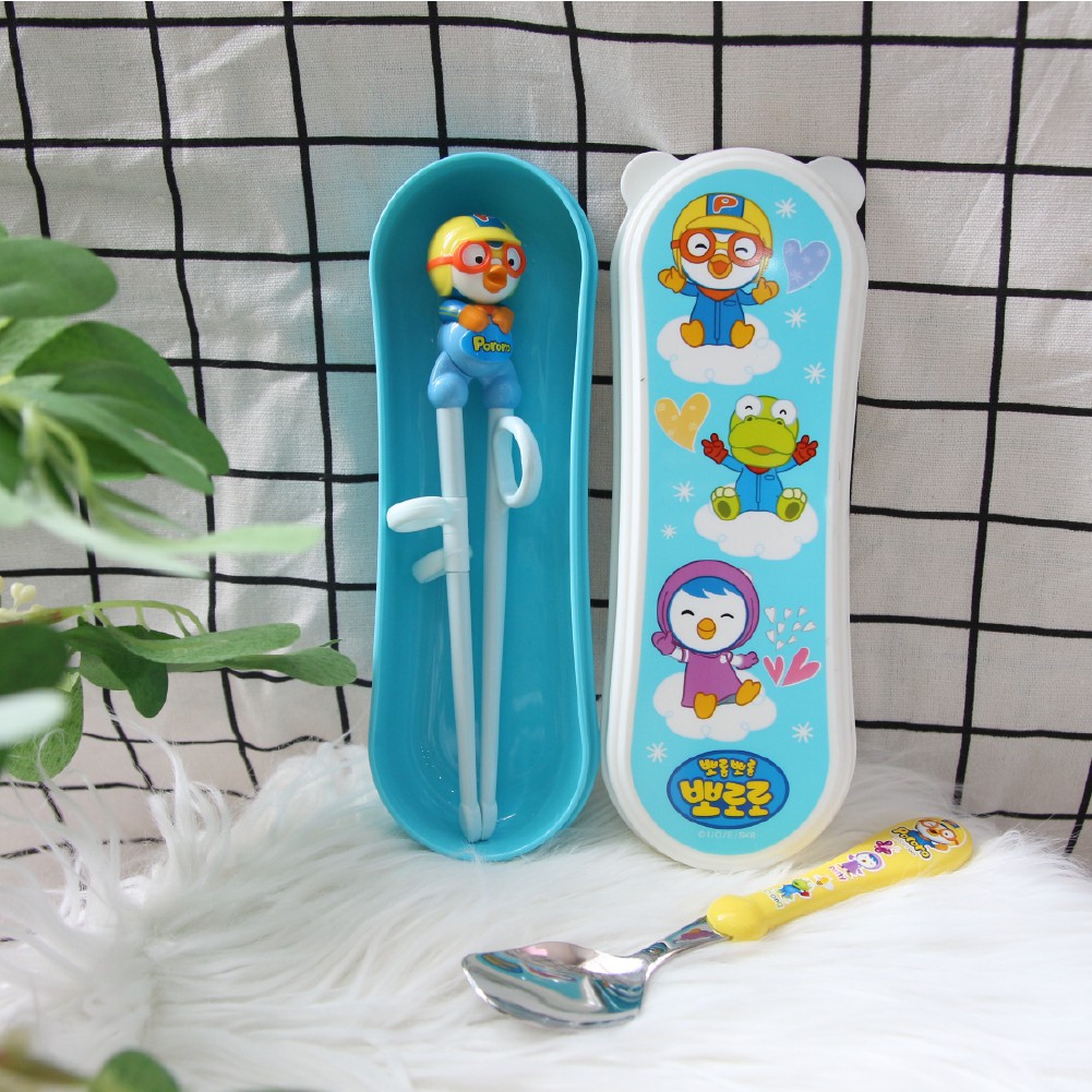 Set đồ dùng ăn dặm cho bé ăn 2 món thìa, đũa tập gắp xỏ ngón tay phải cho bé Edison - hình Pororo 9842