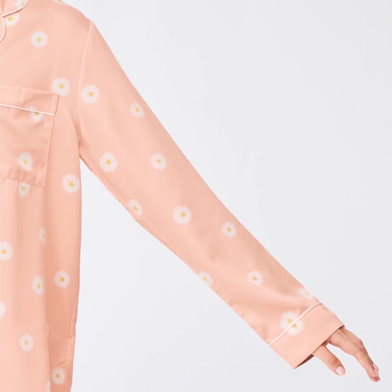 Bộ quần áo dài pyjama nữ in hình hoa cúc xinh xắn  của GU - Nhật Bản