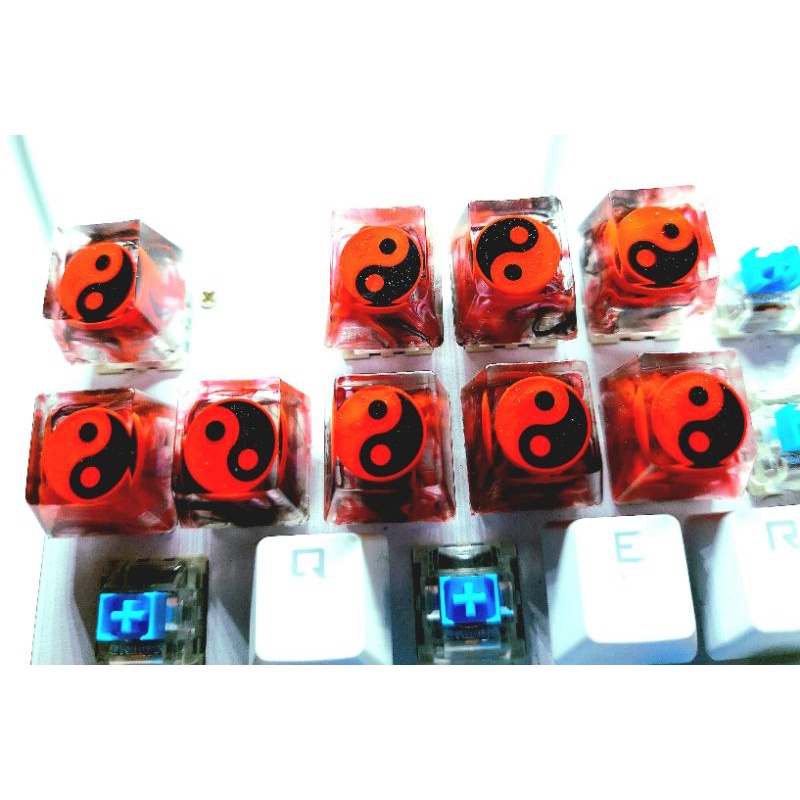 Keycap Ying yang đen đỏ hòa hợp trang trí bàn phím cơ