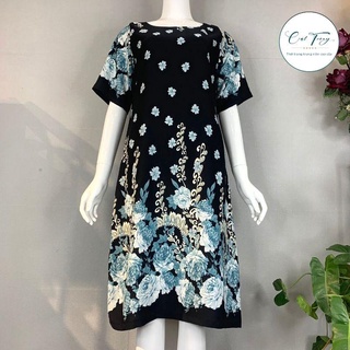 Đầm nữ kiểu trung niên cho bà cho mẹ màu đen hoa xanh lạ mắt, co dãn thoải mái K9 - Thời trang Cát Tường