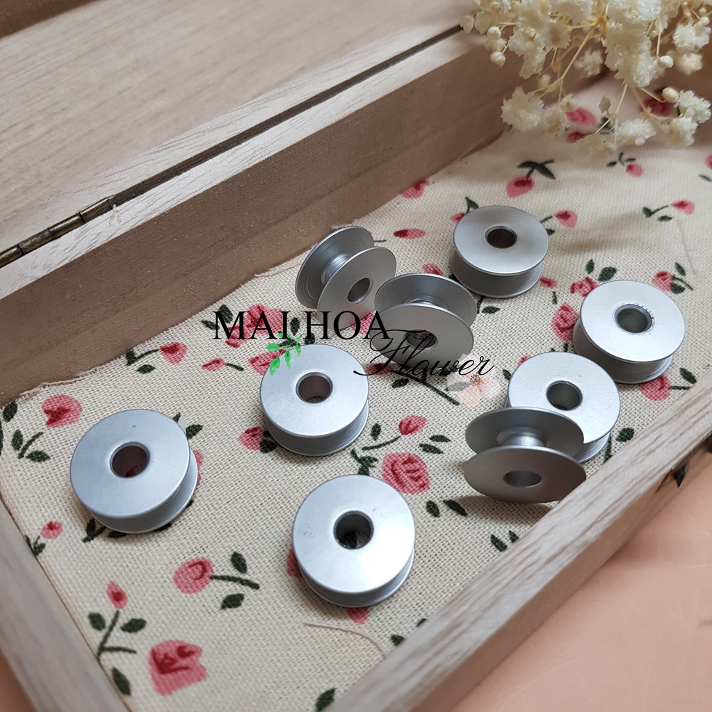 Hộp con suốt chỉ máy 1 kim công nghiệp may quần áo chất liệu nhôm chống gỉ cao cấp, maihoaflower