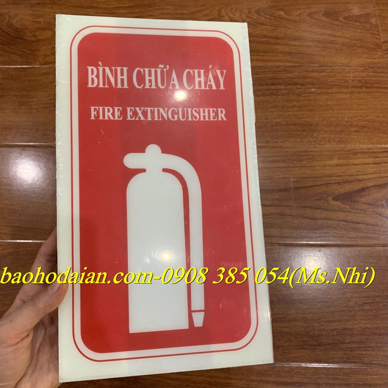 Biển báo nơi để bình chữa cháy chất liệu nhựa PVC dạ quang