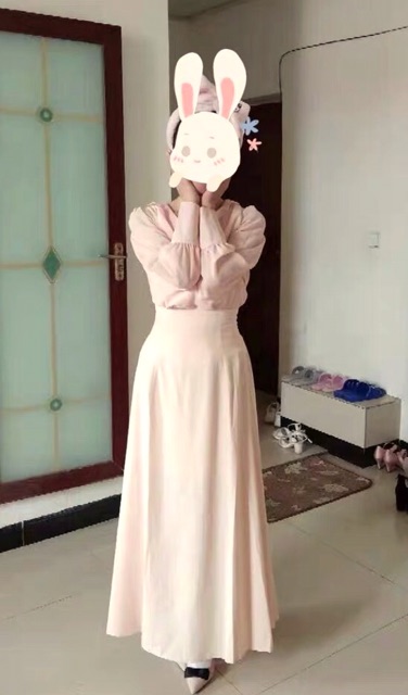 Set IU Hotel Del Luna sơmi+chân váy eo cao coral