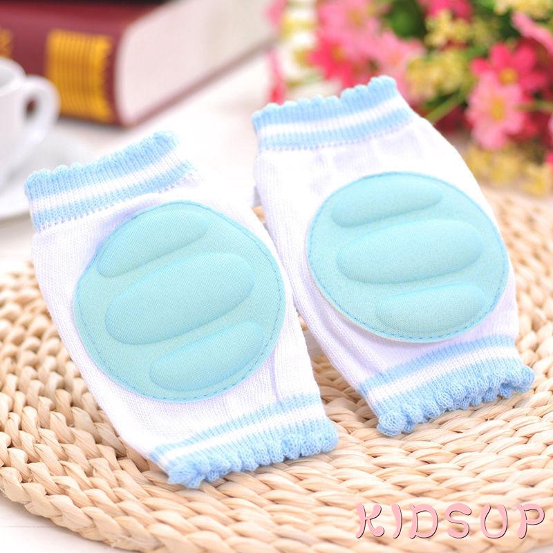 Miếng đệm bảo vệ đầu gối cho trẻ khi bò