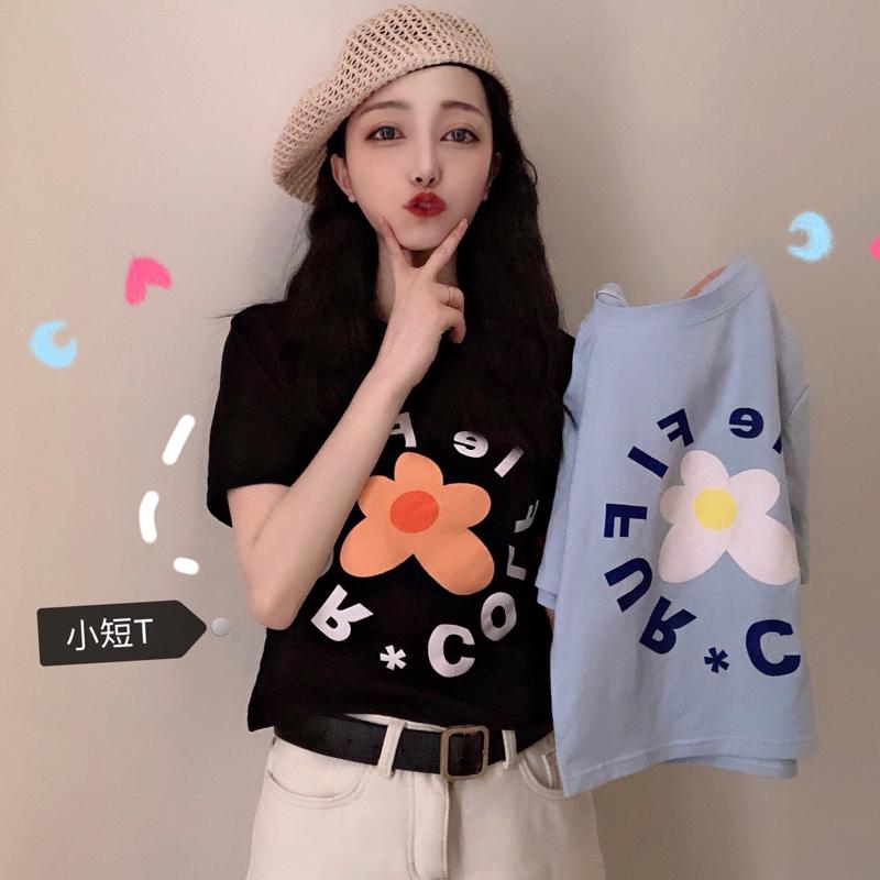 Áo croptop ngắn tay in hoa phong cách Hàn Quốc