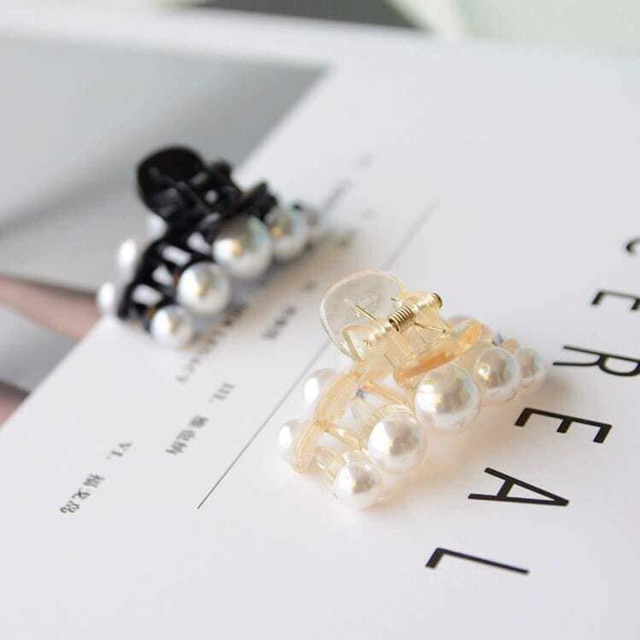 Kẹp tóc nhựa đính hạt sang trọng