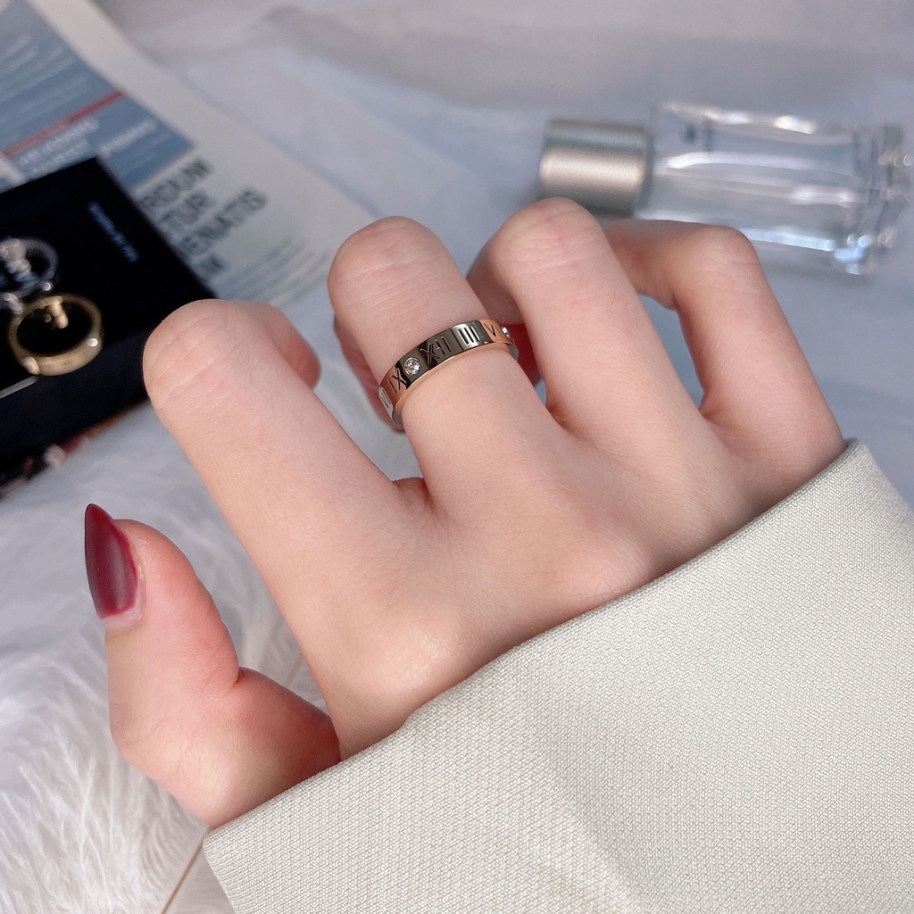 Nhẫn Nam Nữ Thép Titan Không Gỉ Khắc Số La Mã Đính Đá Nhân R57