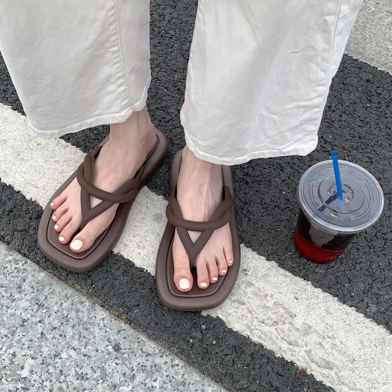 Dép nữ xỏ ngón sandal quai chéo đi biển  TANDA XN003