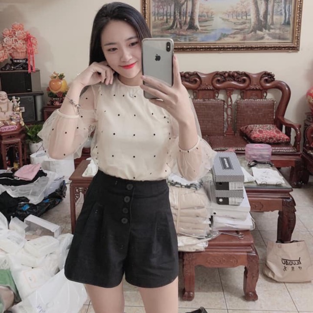 Áo chấm bi