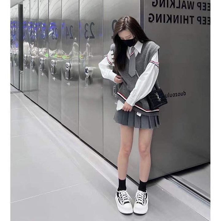 Bộ Áo Sơ Mi Dệt Kim Dáng Rộng + Chân Váy Xếp Ly Lưng Cao Xinh Xắn