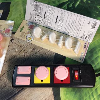 Nút bịt ổ điện