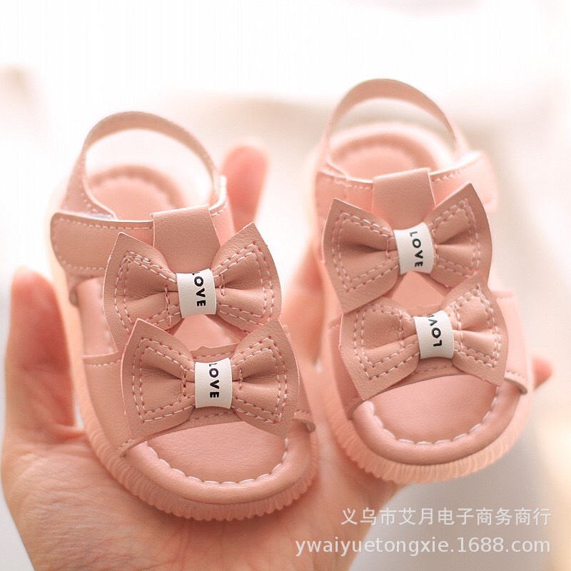 Sandal rọ tập đi cho bé gái gắn 2 Nơ xinh xắn quai dán chất da mềm nhẹ có đế chống trơn trượt cực xinh B01