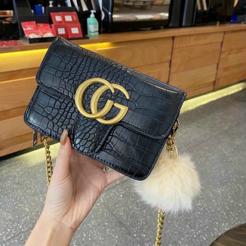 Túi đeo Chéo gc 2 ngăn( K kèm quả bông)❣️FREESHIP❣️ | BigBuy360 - bigbuy360.vn