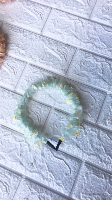 Bờm tóc hoa cúc hot trend