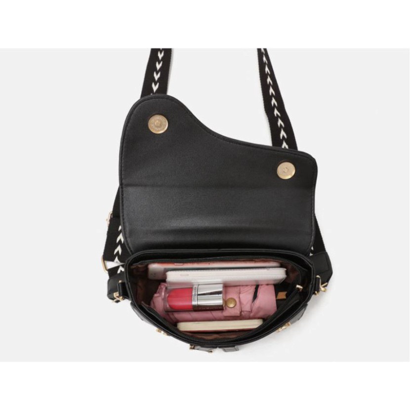 Túi xách nữ, túi đeo chéo hình yên ngựa thời trang cá tính dây đeo bản to DC10 - Túi xách Chip Xinh | BigBuy360 - bigbuy360.vn