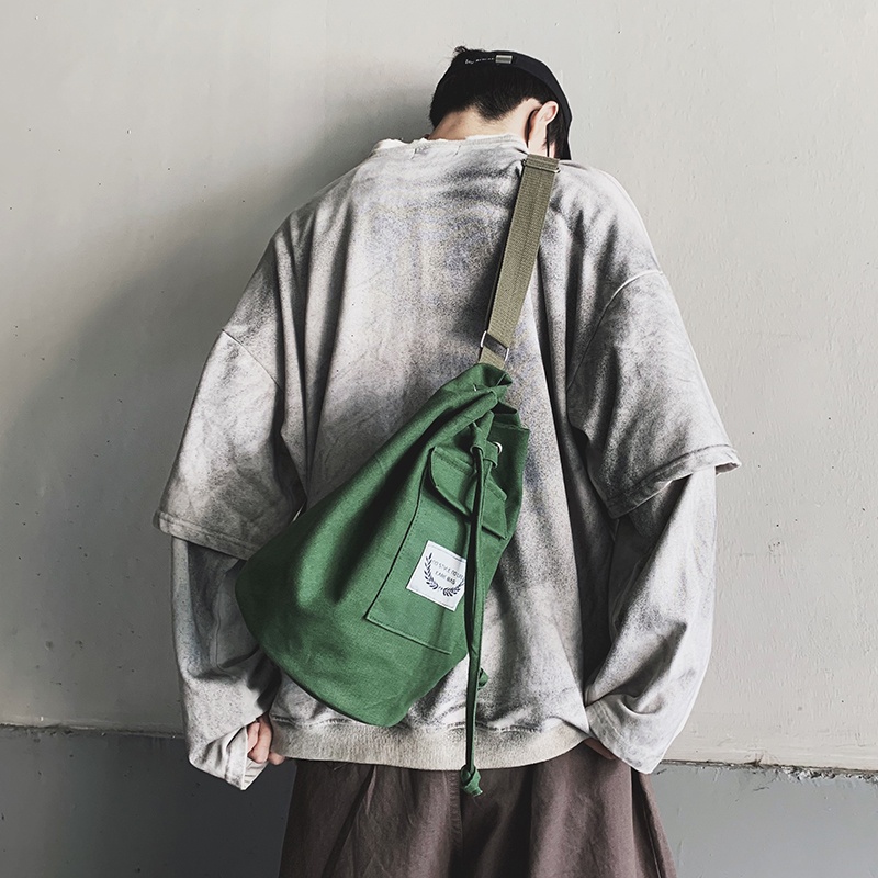 Túi vải canvas đeo vai hình trụ nhỏ phong cách Hip Hop Nhật Hàn cá tính cho nam