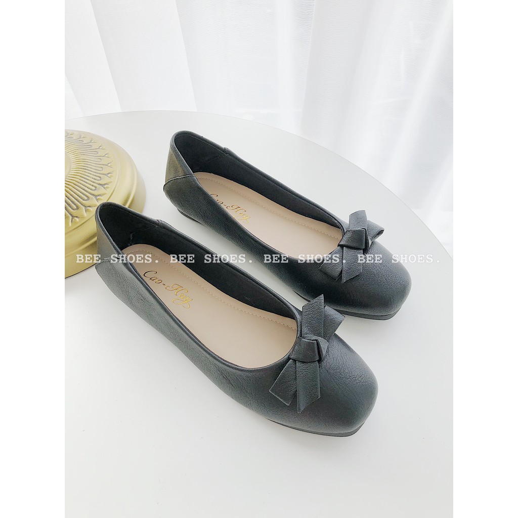 BEESHOES - GIÀY BÚP BÊ MŨI TRÒN DA MỀM SIÊU ÊM  - GIÀY BÚP BÊ THỜI TRANG ĐẾ BỆT SIÊU ÊM MÀU ĐEN KEM 8074