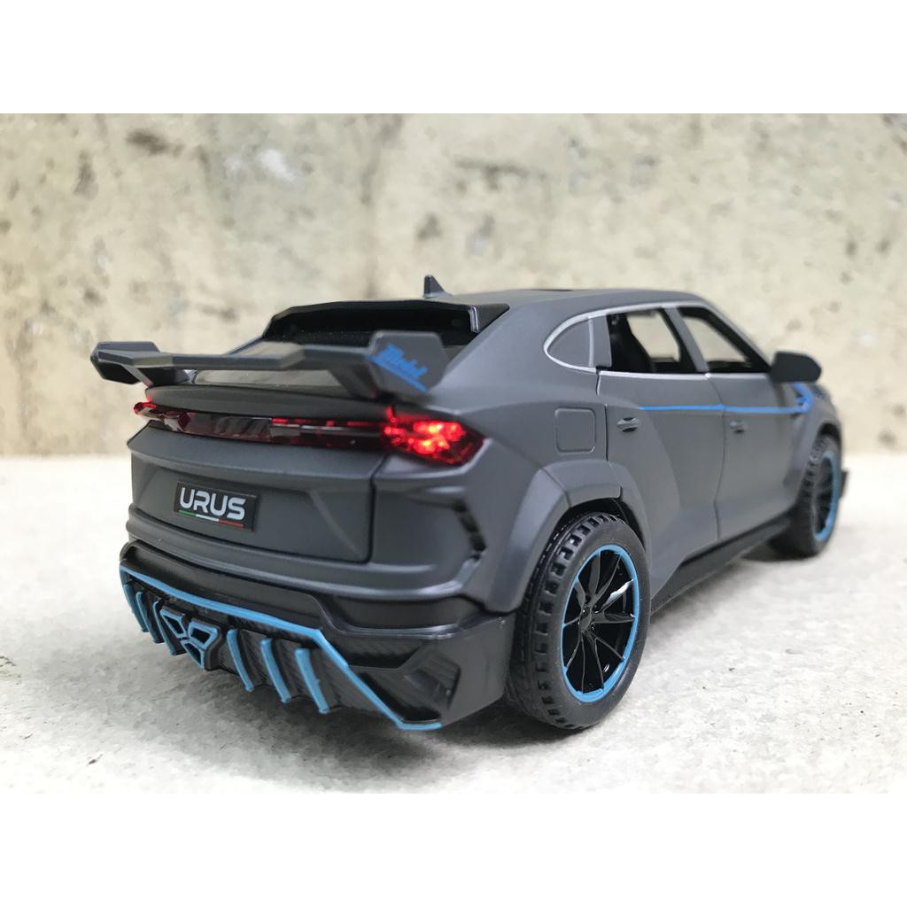Mô hình xe ô tô Lamborghini URUS 2021 - 1:32
