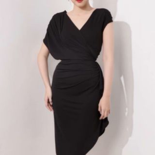 Đầm body cổ V tay Xoắn