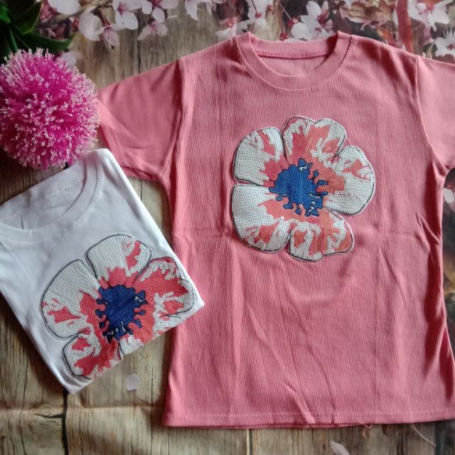 Áo thun kim sa hình bông hoa 🌼🌼 fom 55kg đổ lại có 2 màu trắng và màu hồng cho khách chọn nha 0964280187 ............