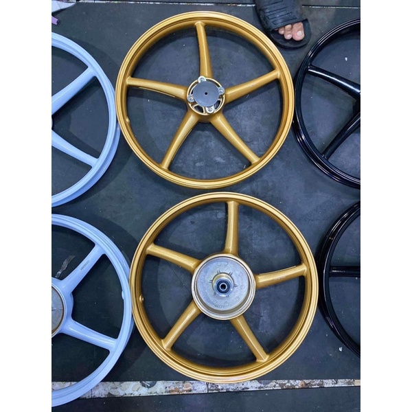 Mâm 5 cây sirius 1.4-1.6 có hàng 3 màu đen trắng đồng