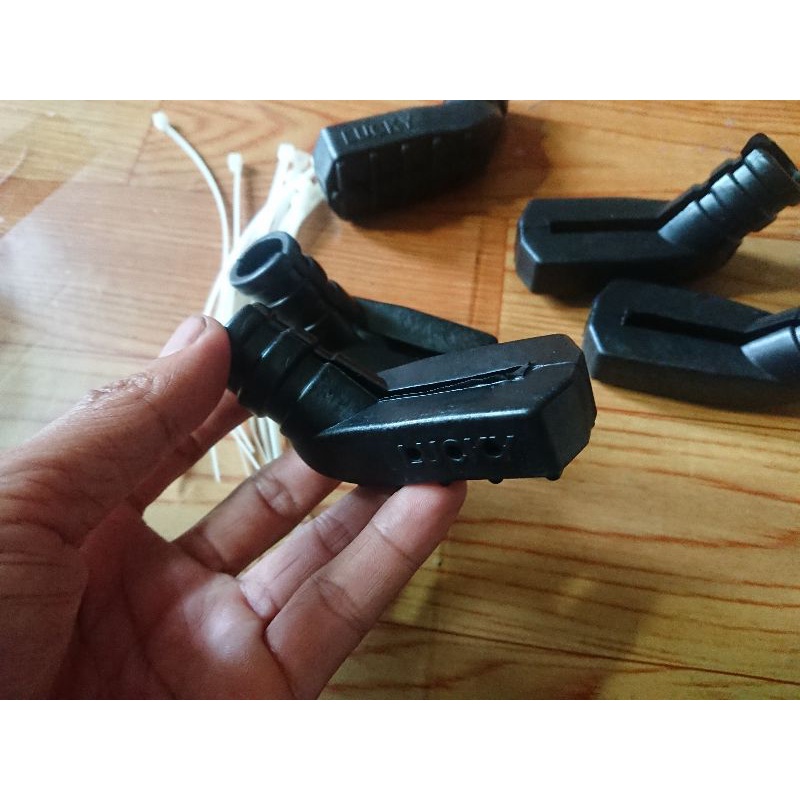 Cao Su Bảo Vệ Bọc Chân Chống Xe Máy Thắt Bằng Dây Rút