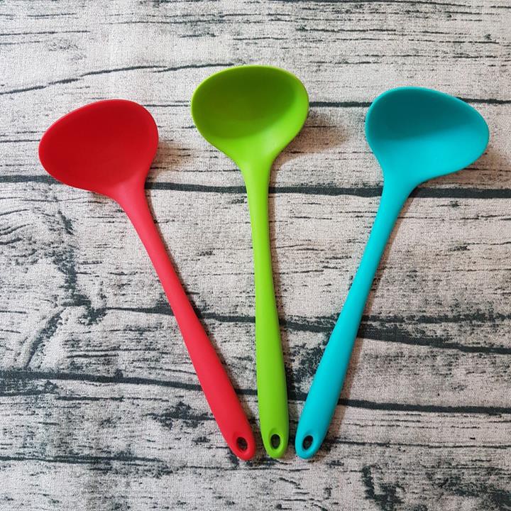 HCM - Môi múc canh silicon nguyên khối 21cm