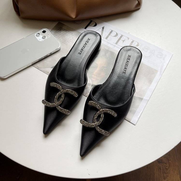 Baotou Half Slippers của phụ nữ mới gót thấp nhẹ nhàng Rhinestone khóa bên ngoài Mang giày phụ nữ mũi nhọn