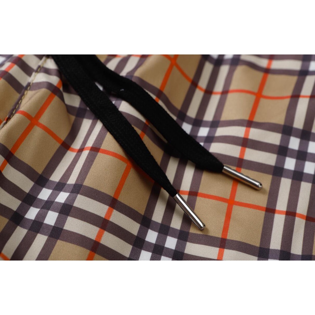 Quần ngắn cotton thêu logo Burberry thời trang cho unisex